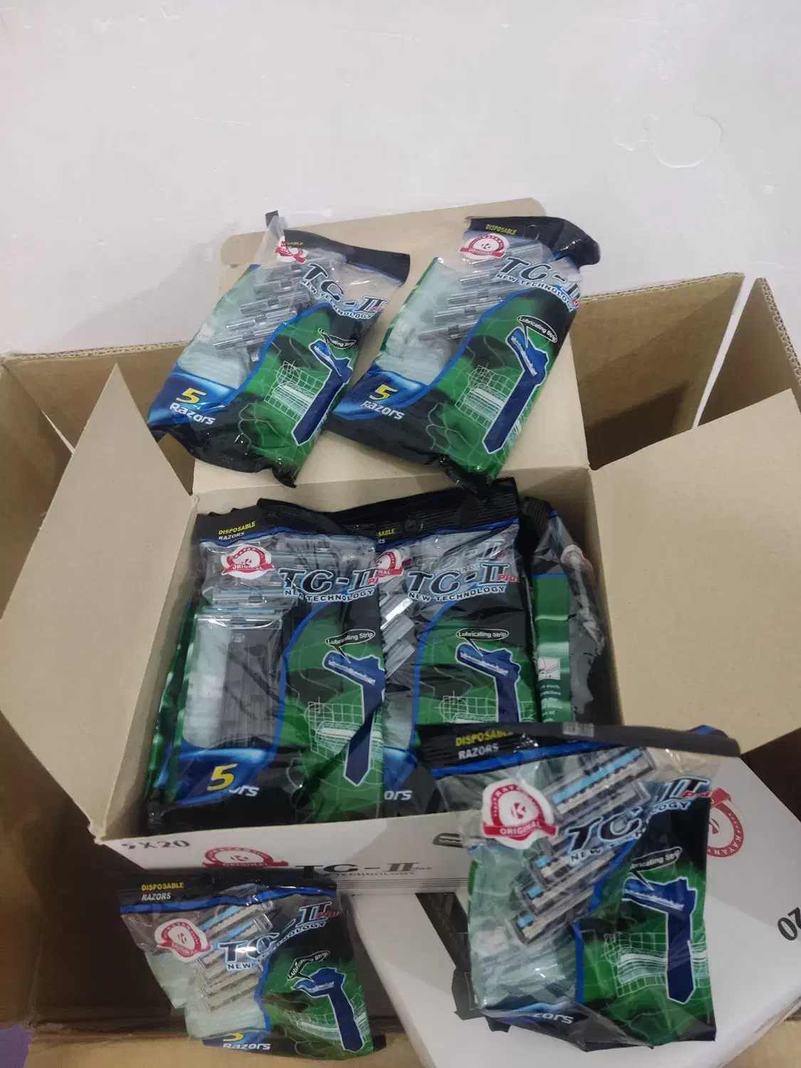 ژیلت tch ایرانی|آرایشی، بهداشتی، درمانی|بابل, |دیوار