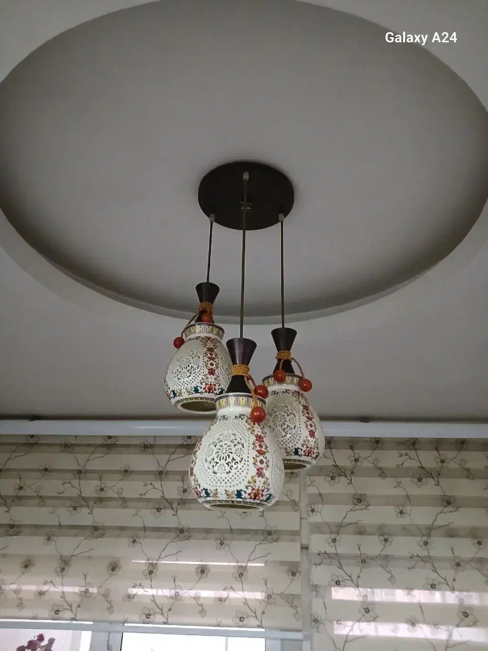 لوستر چیتی|لوستر و چراغ آویز|تهران, گلستان (شهرک راه آهن)|دیوار