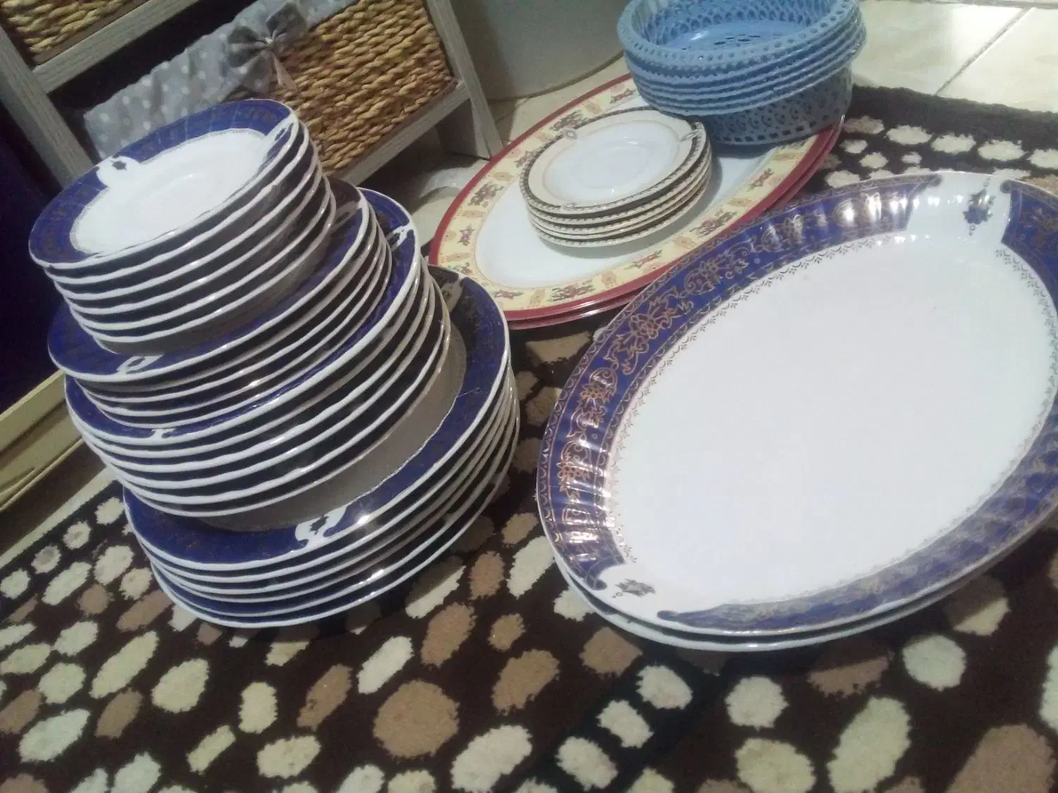 یک سرویس چینی بفروش میرسد|ظروف سرو و پذیرایی|گلستان (تهران), |دیوار