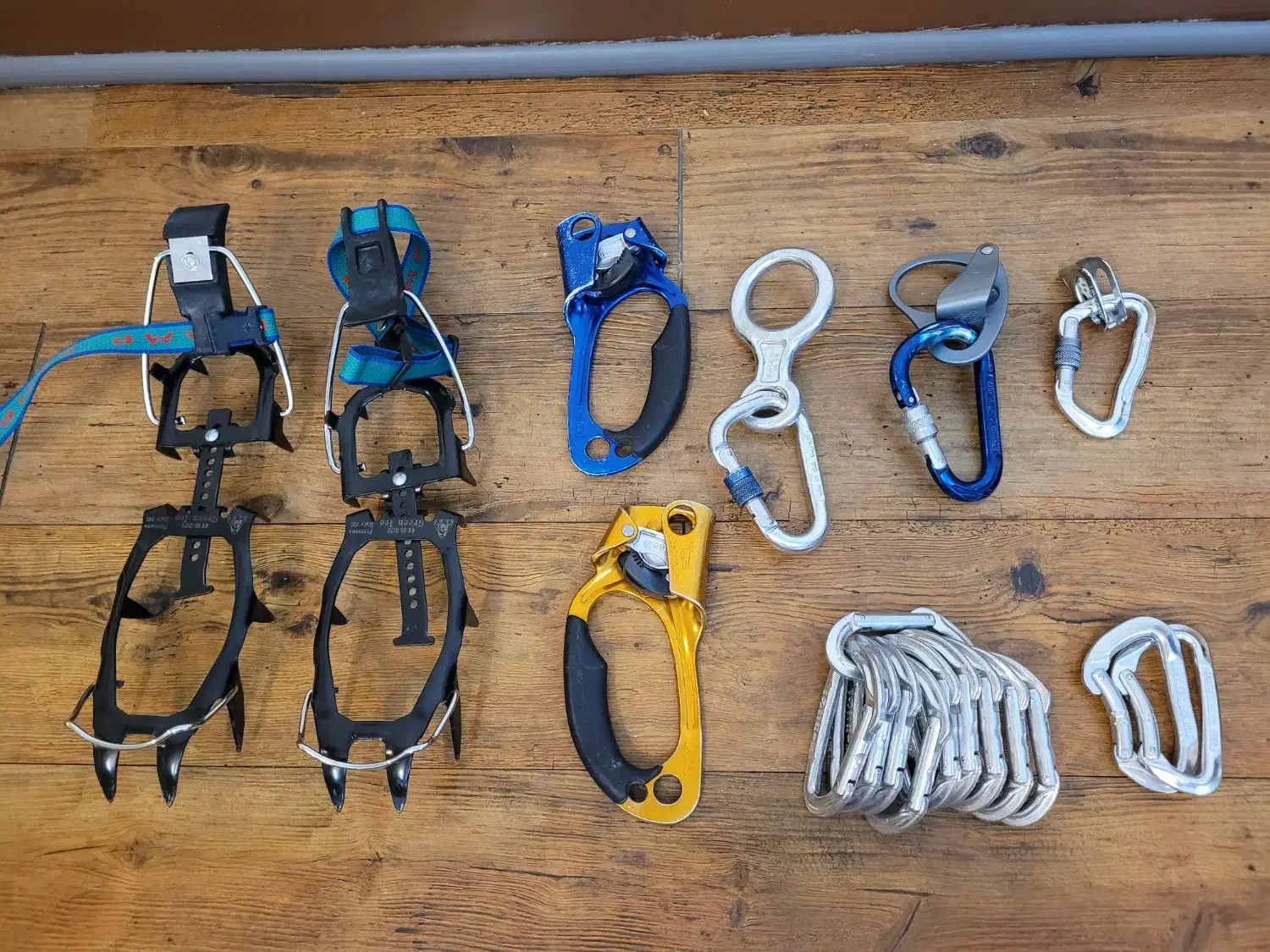 لوازم سنگ نوردی کارابین یومار کفش کرامپون ...|کوهنوردی و کمپینگ|تهران, سهروردی|دیوار