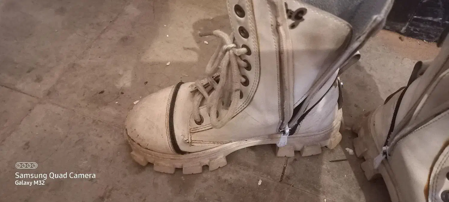 پوتین سفید دخترانه زیپی مارک دیور|کفش و لباس بچه|کرمان, |دیوار