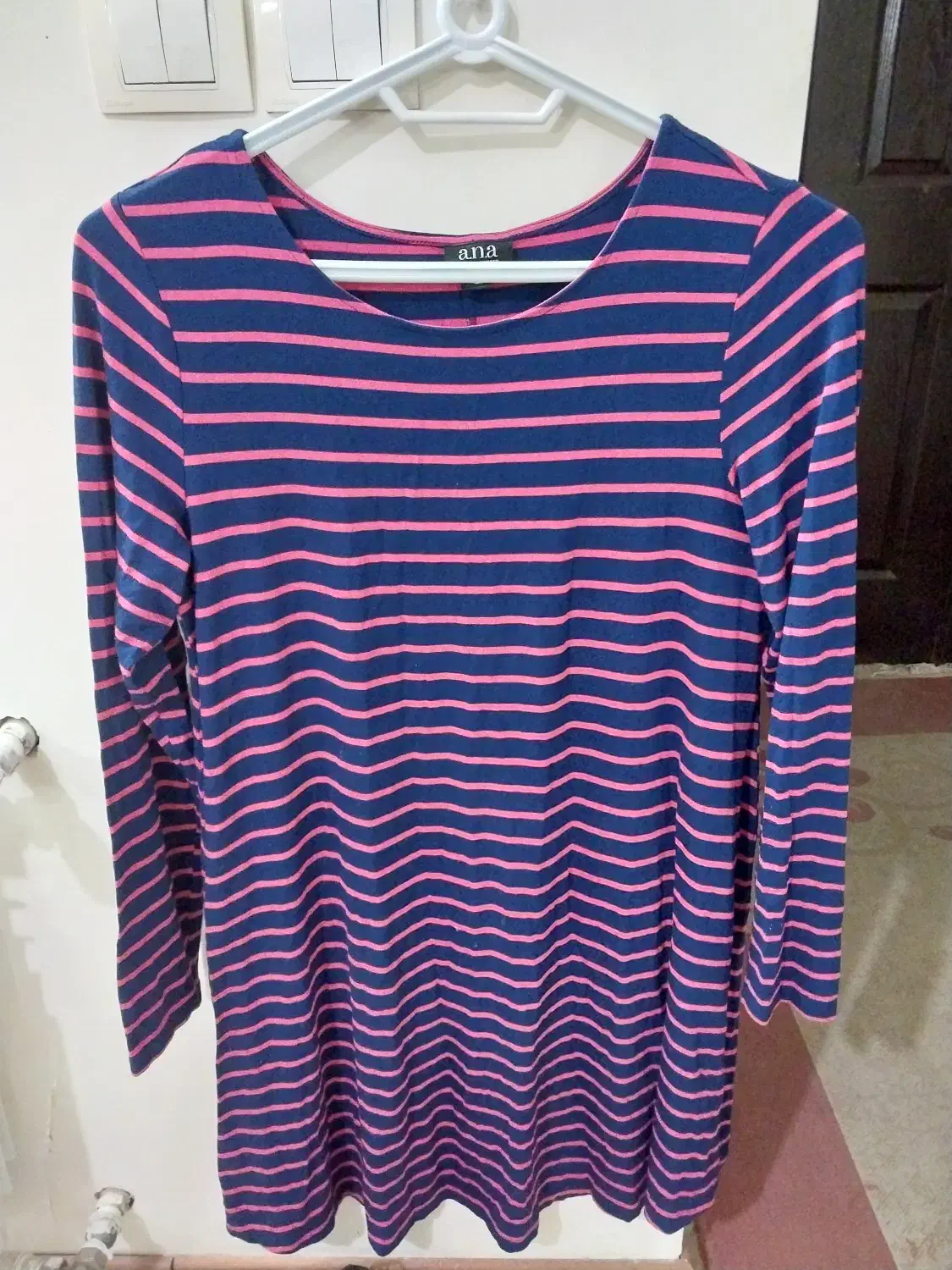 پیراهن|لباس|گلبهار, شهر جدید گلبهار|دیوار