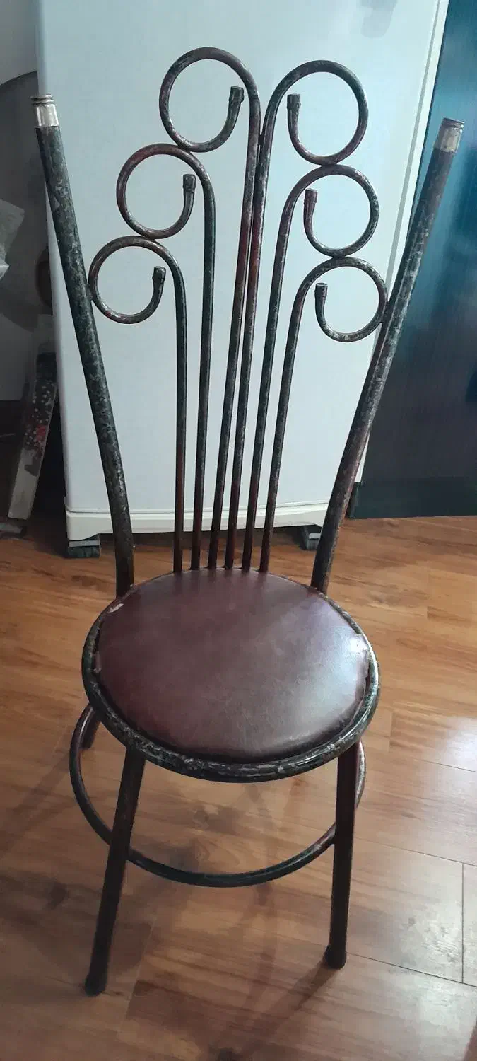 صندلی فرفورژه سالم|صندلی و نیمکت|بندر انزلی, باغ زمانی|دیوار