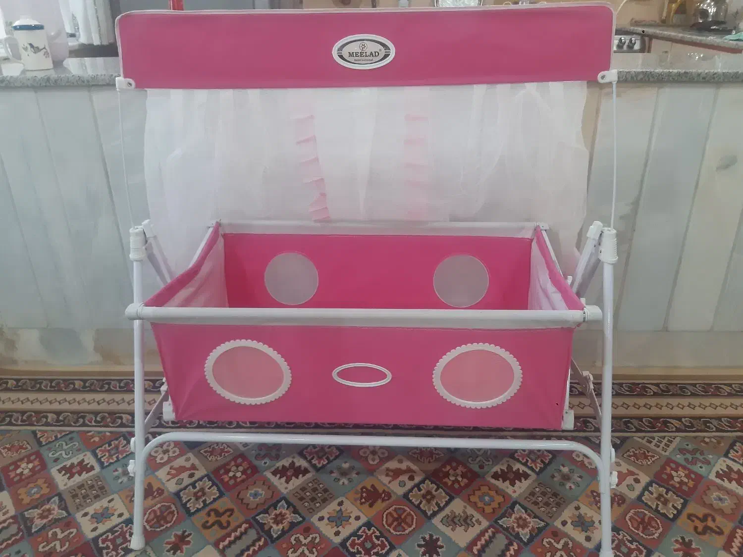 گهواره درحدنو|اسباب و اثاث بچه|میبد, |دیوار