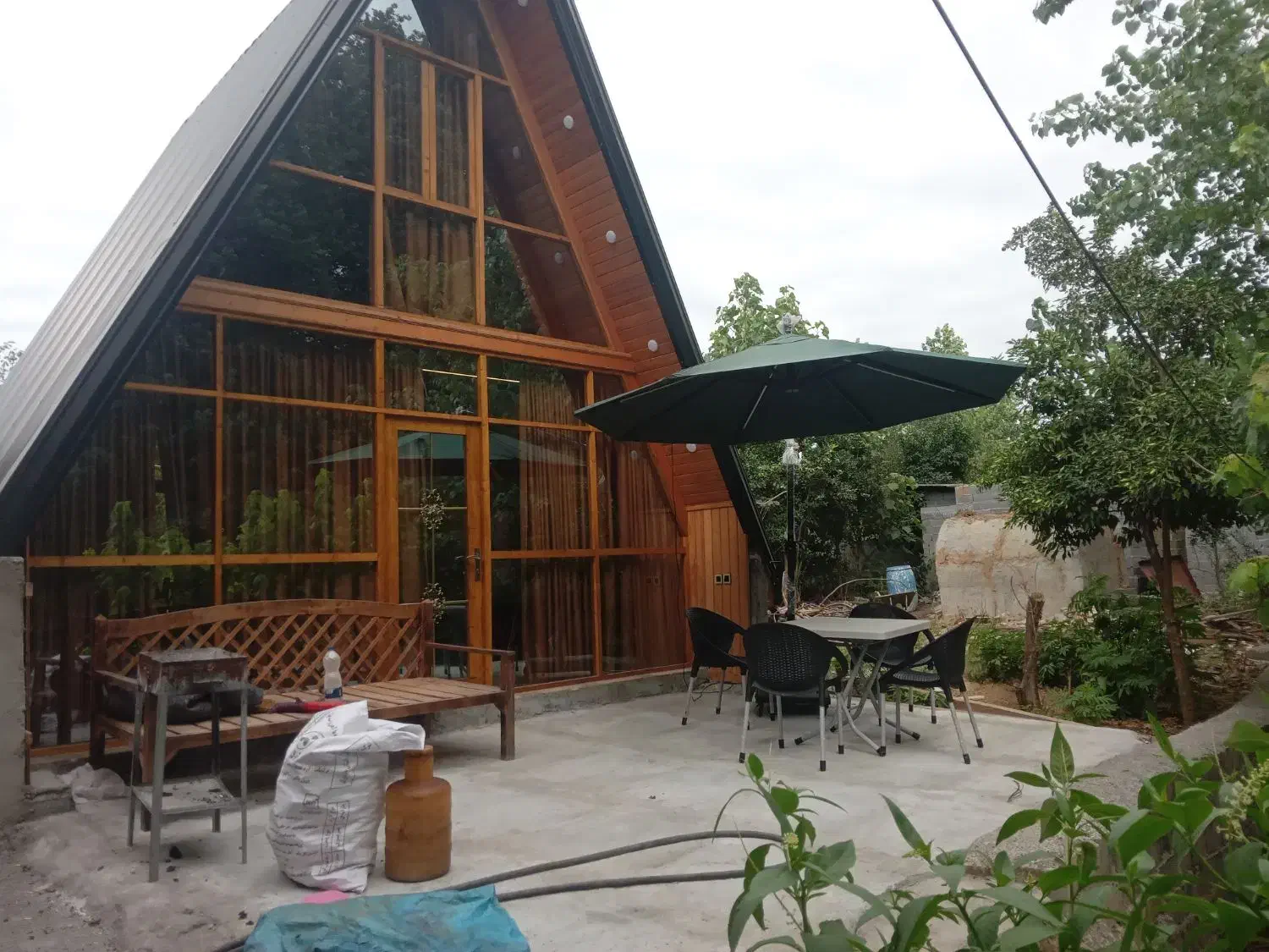 کلبه سویسی. . قیمت برای دونفر  به بالا توافقی هست|اجارهٔ کوتاه‌مدت ویلا و باغ|نور, |دیوار