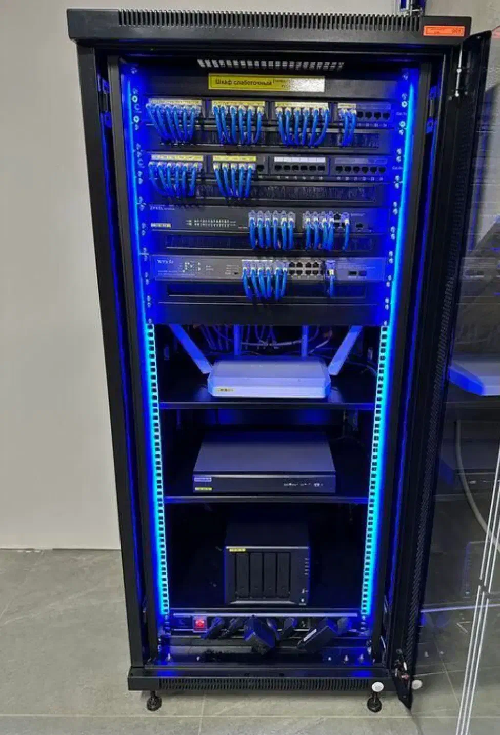 فروش دوربین تحت شبکه آی پی پلاک خوان|دوربین مداربسته|اندیشه, اندیشه فاز ۴|دیوار