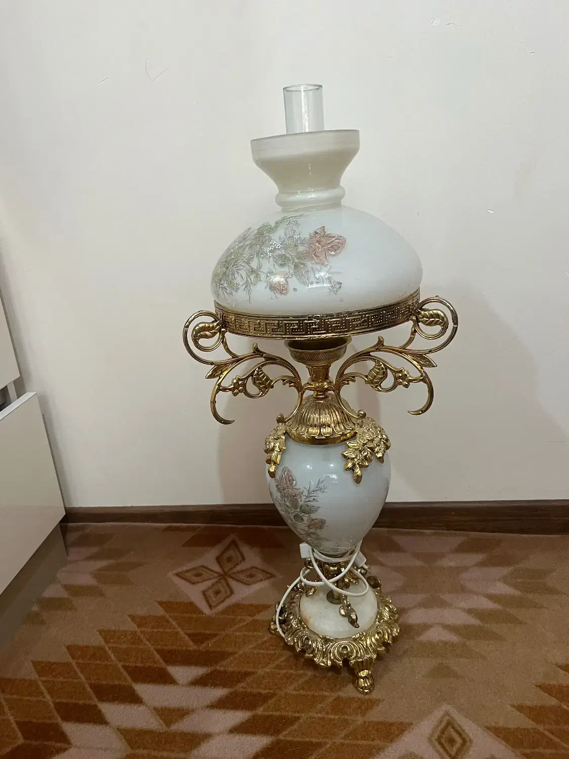 آباژور|چراغ خواب و آباژور|قدس, شهر‌قدس|دیوار