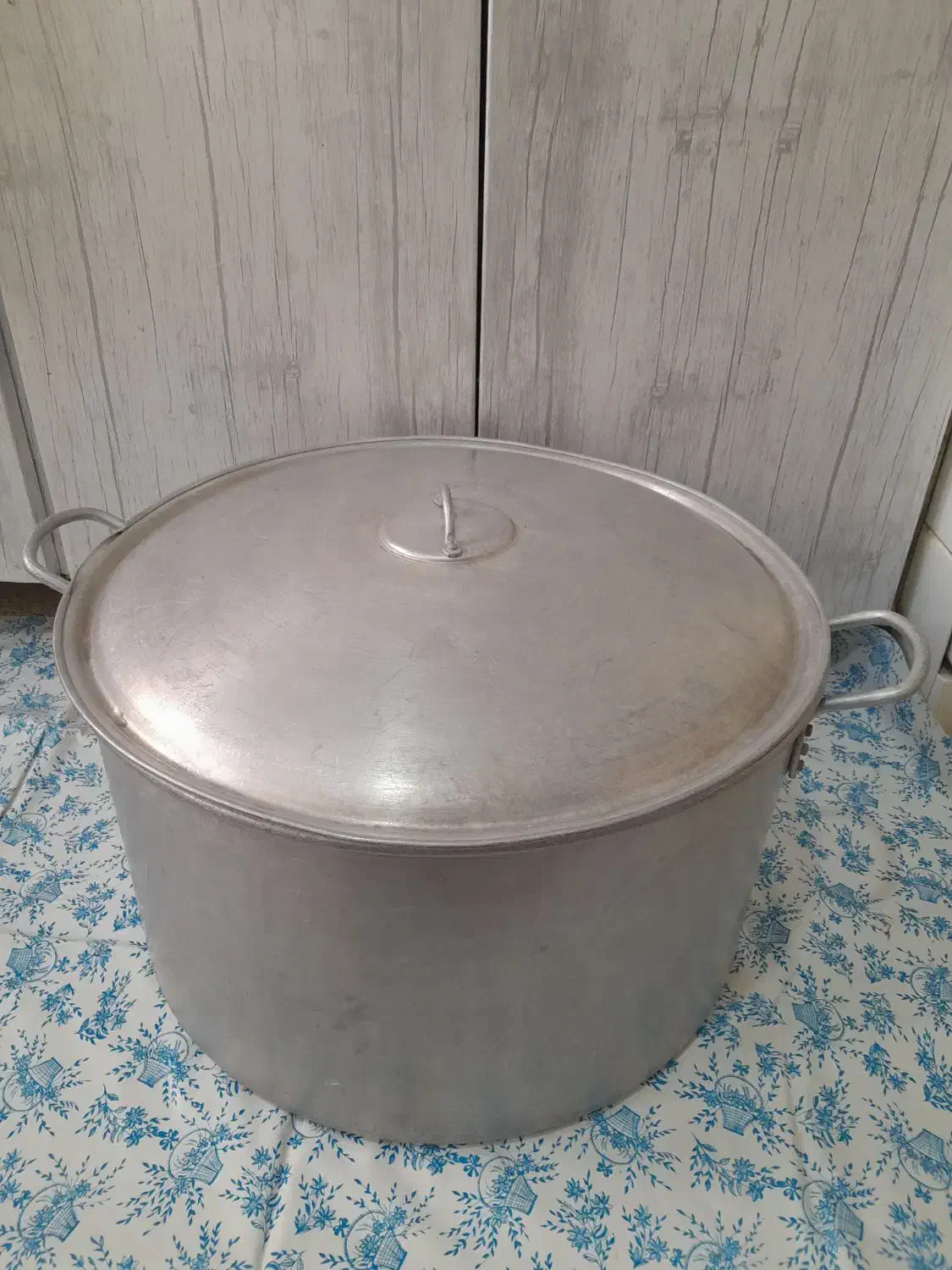 قابلمه روحی بزرگ|ظروف پختوپز|تهران, نیروی هوایی (پیروزی)|دیوار