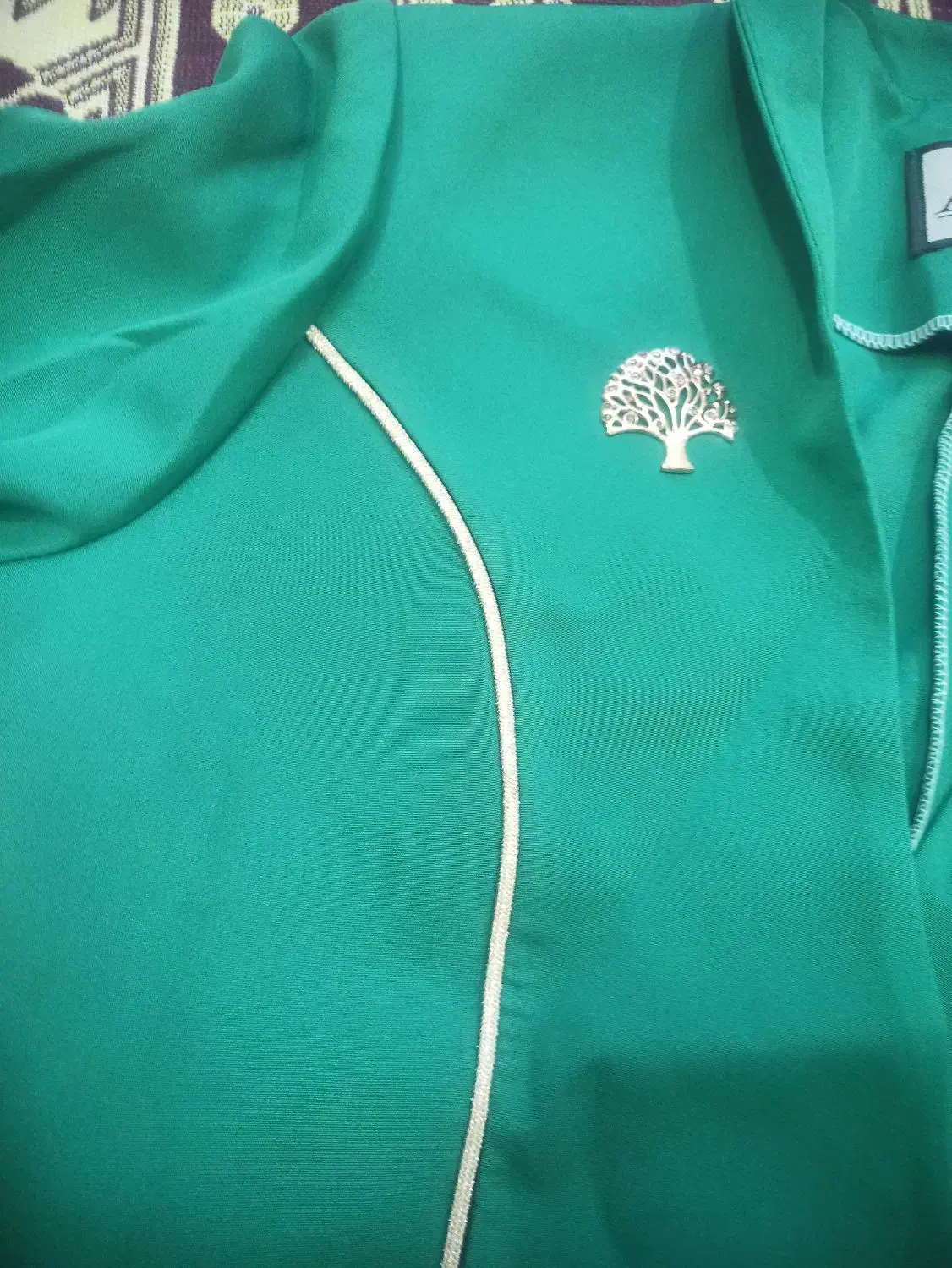 مانتونونو|لباس|مرند, |دیوار