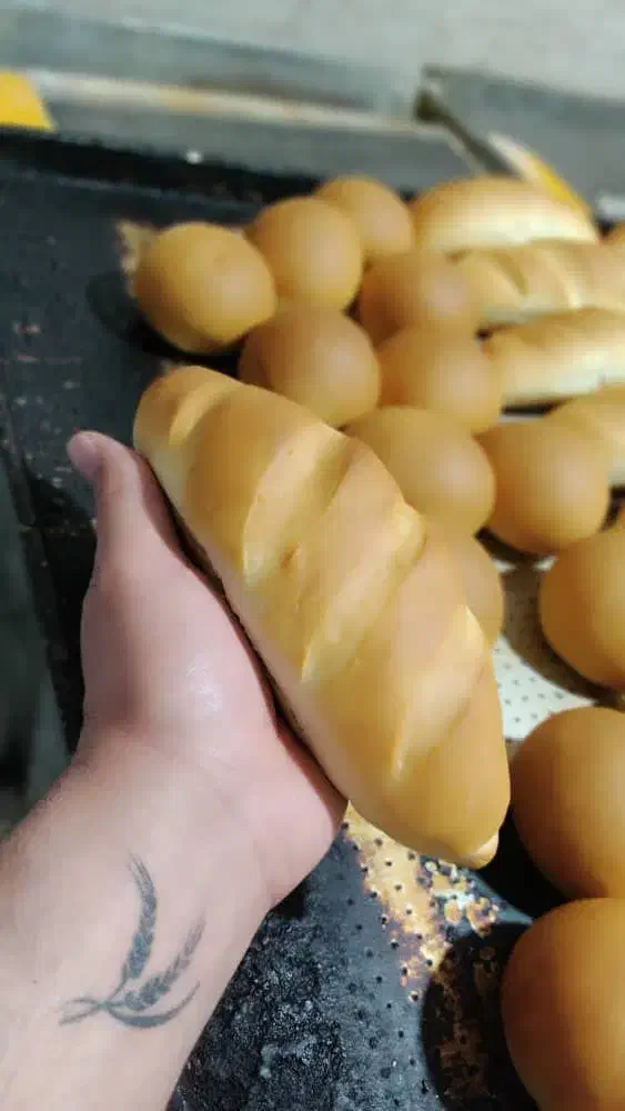 نیازمند فروشنده خانم|استخدام بازاریابی و فروش|شیراز, شهرک مخابرات|دیوار