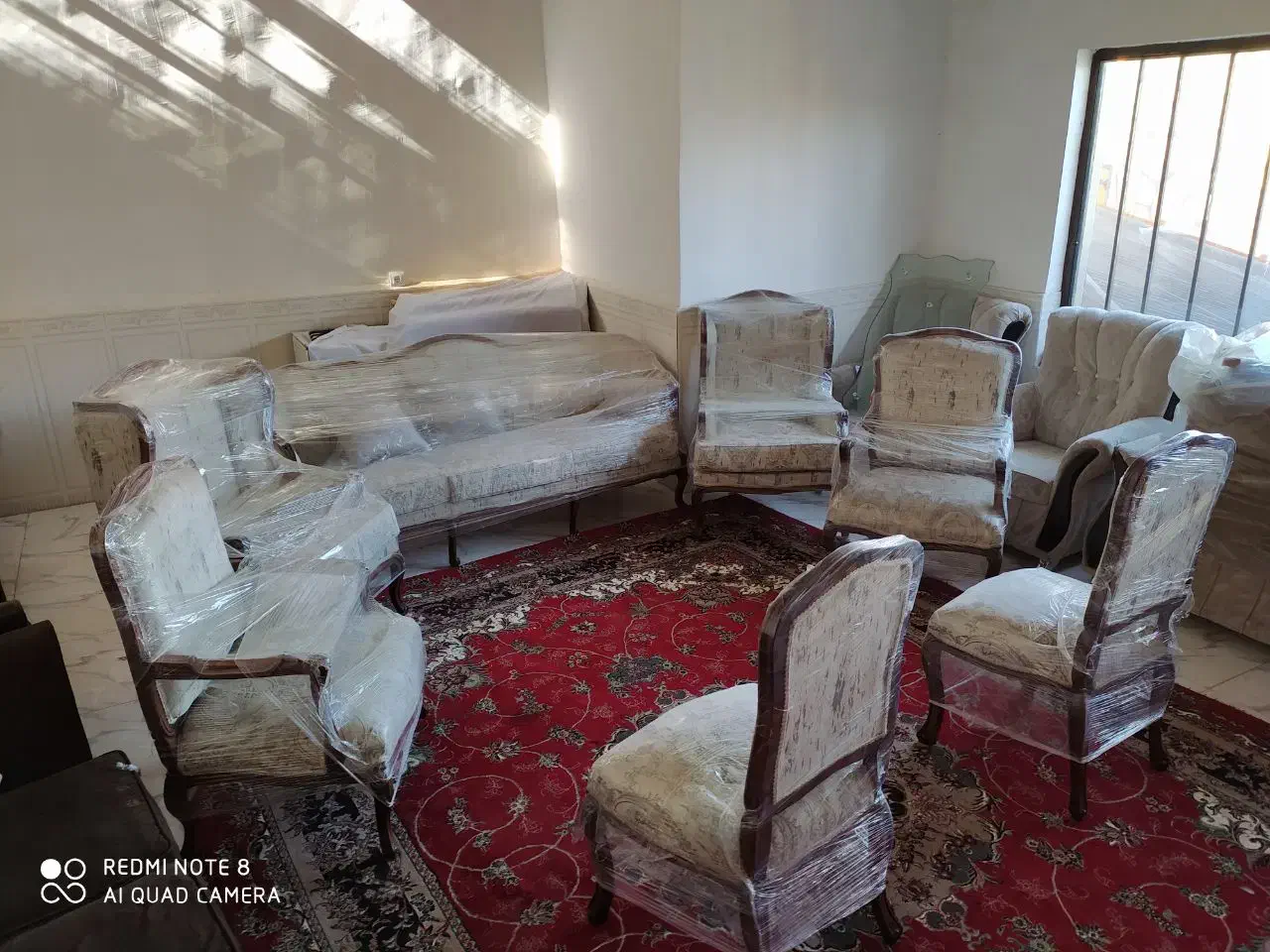 مبل کلاسیک و راحتی|مبلمان خانگی و میز عسلی|رباط‌کریم, نصیرشهر|دیوار