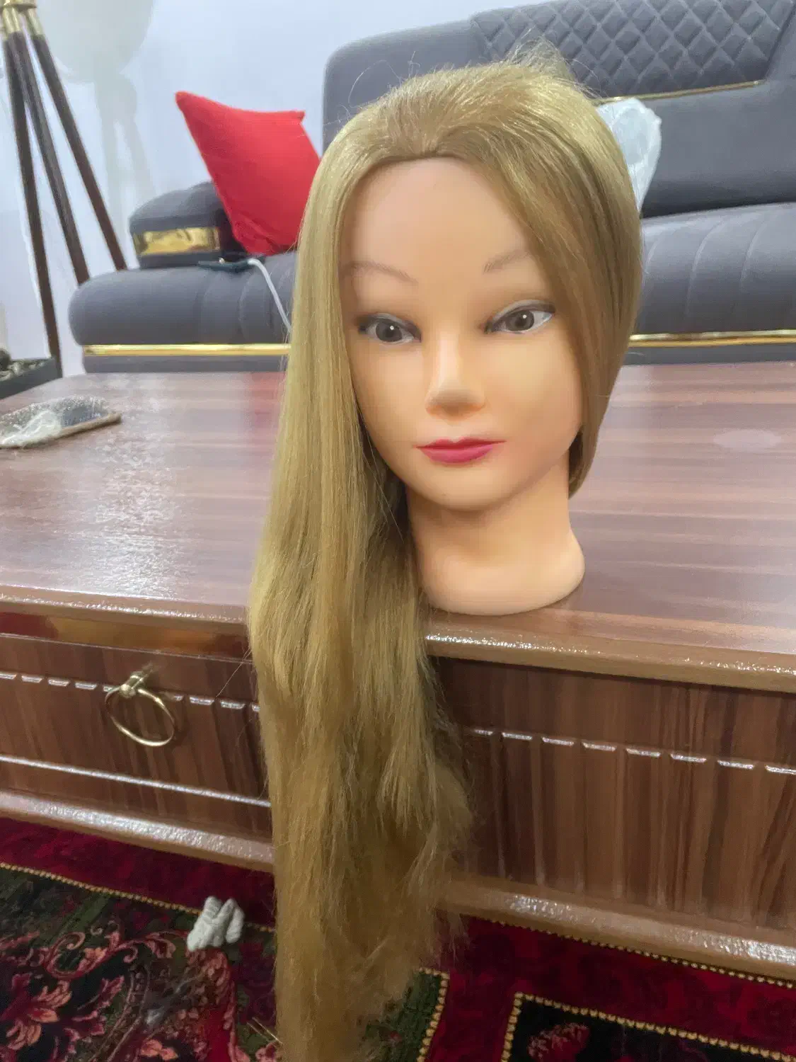 کله مانکن|آرایشگاه و سالن‌های زیبایی|ایلام, |دیوار