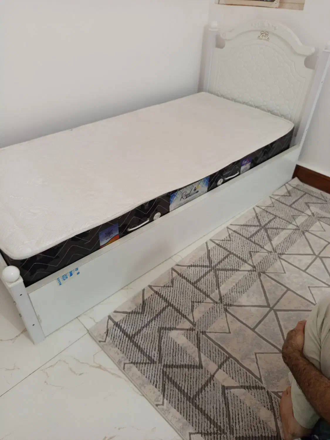 تخت یک نفره در حد نو|تخت و سرویس خواب|بندر گناوه, |دیوار