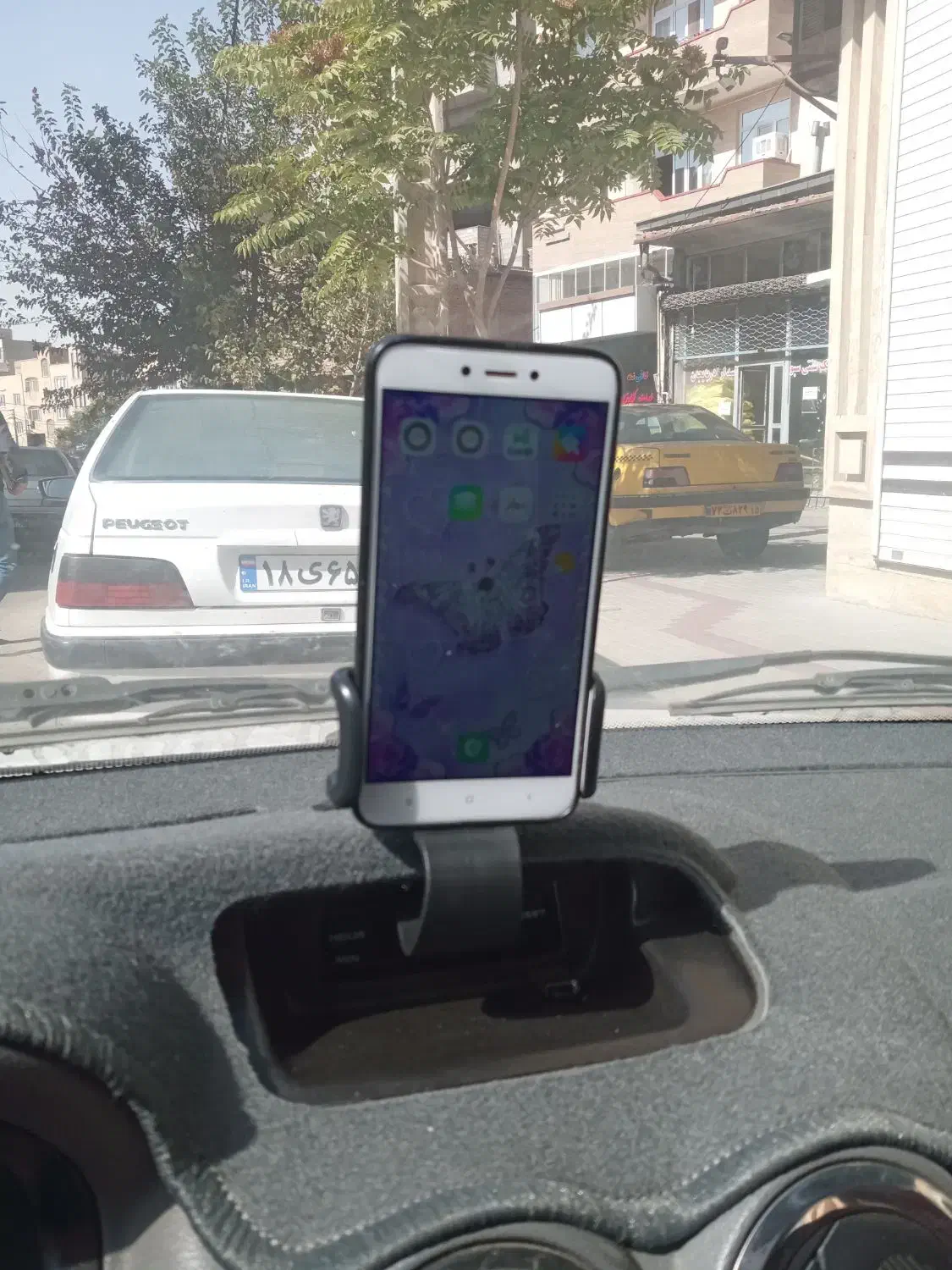 هولدر موبایل برای داشبورد با چرخش ۳۶۰ٌ|لوازم جانبی موبایل و تبلت|تبریز, |دیوار