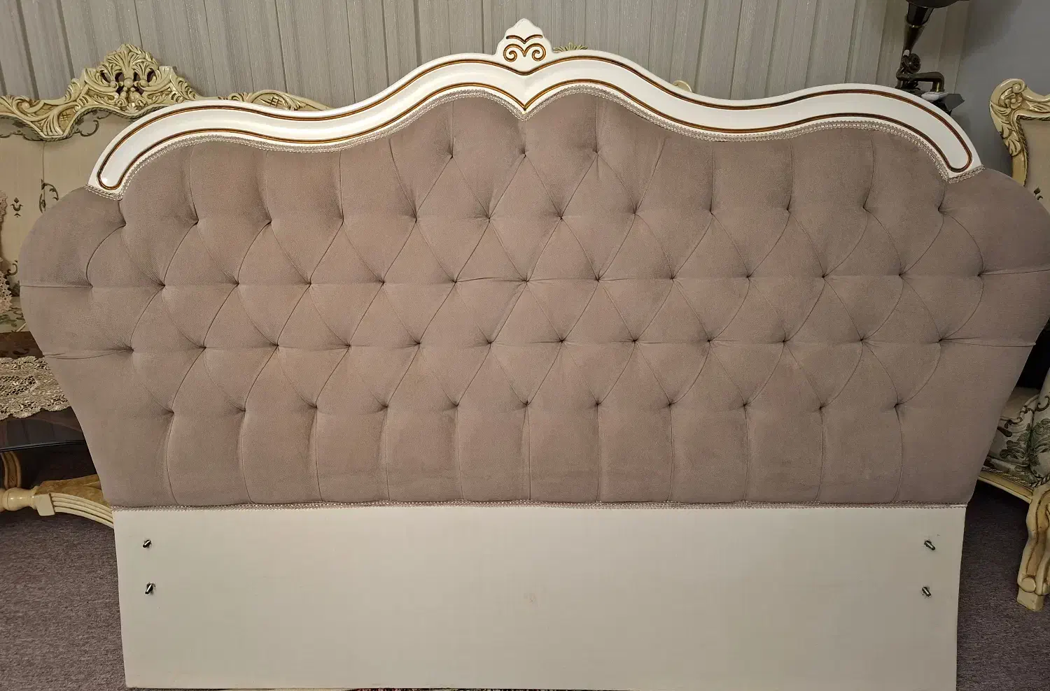 سرویس تخت خواب|تخت و سرویس خواب|میانه, |دیوار