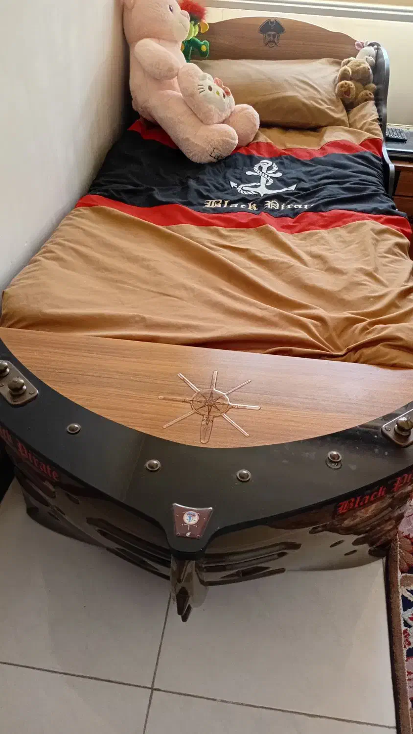 ست تخت خواب دزدان دریایی|تخت و سرویس خواب|تهران, هفده شهریور|دیوار