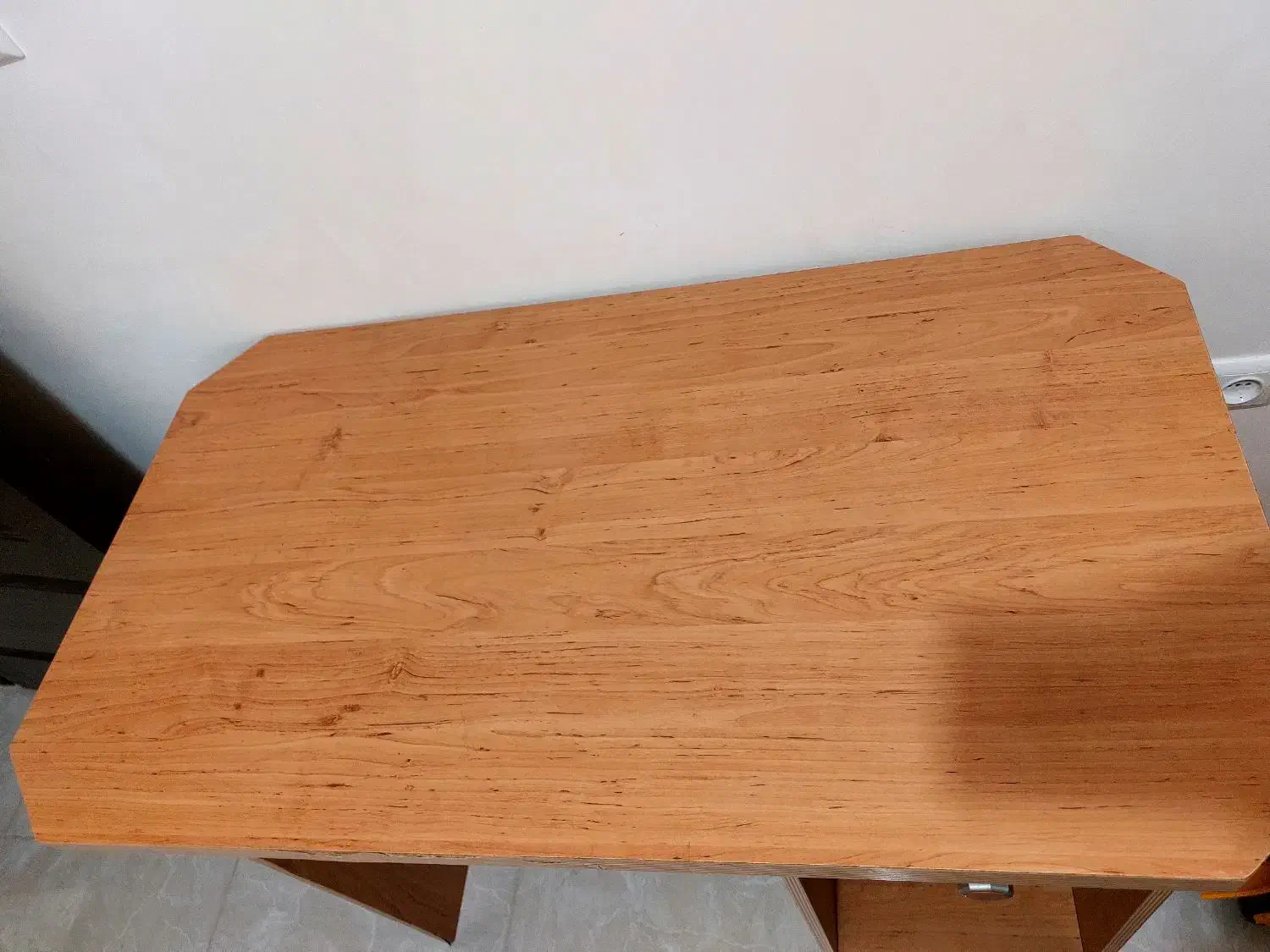 میز تحریر و کامپیوتر کاملا سالم|میز تحریر و کامپیوتر|کیاشهر, |دیوار