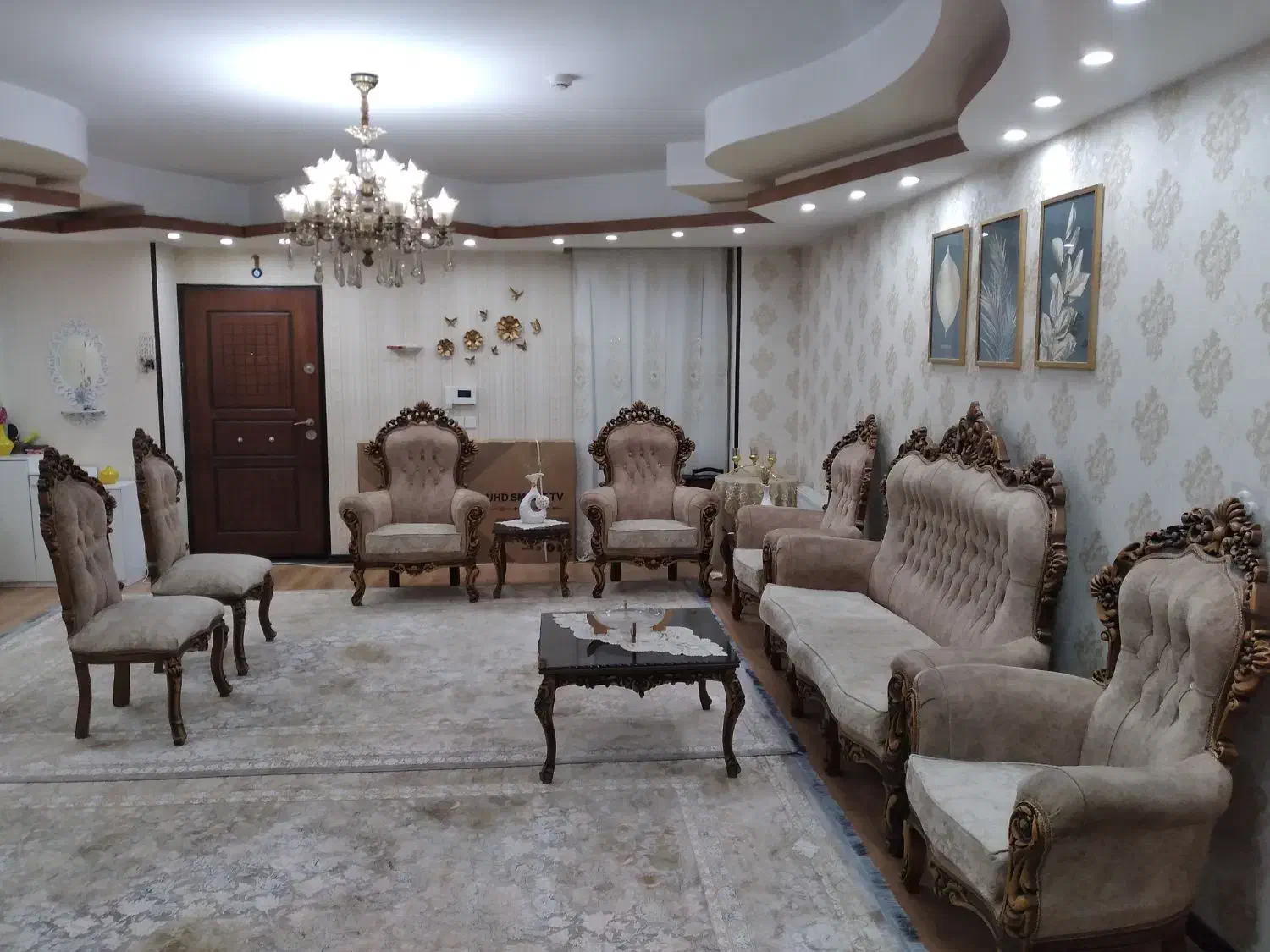 مبل سلطنتی منبت راش ۹ نفره با میزها|مبلمان خانگی و میز عسلی|فردیس, فردیس|دیوار