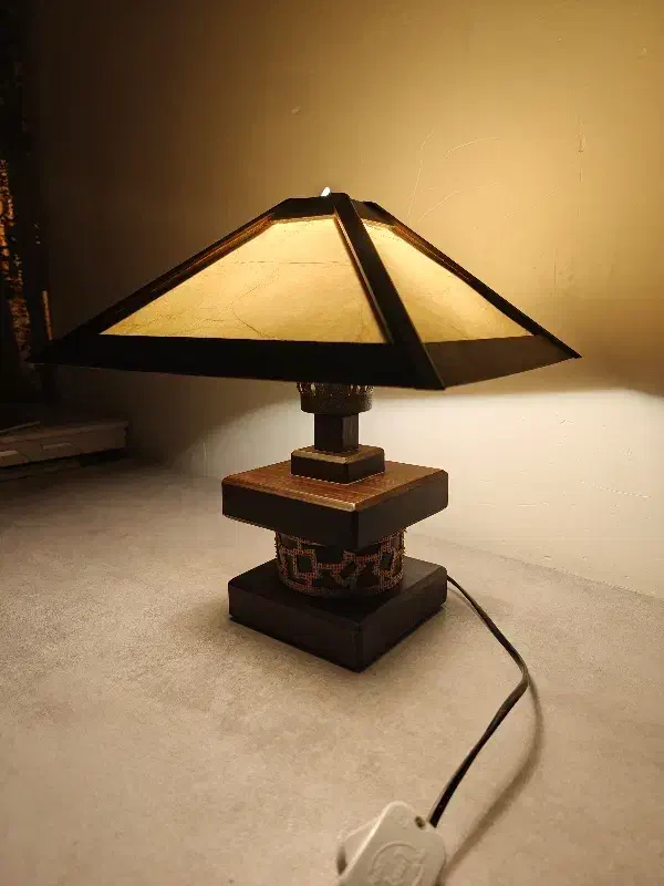 چراغ خواب چوبی|چراغ خواب و آباژور|اهواز, کوی ترابری|دیوار