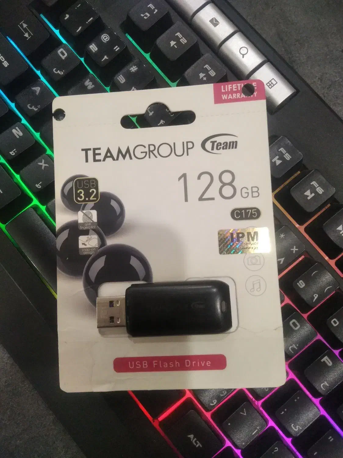 فلش تایوانی USB3 128GB برند TeamGroupدر حدنو|قطعات و لوازم جانبی رایانه|مشهد, امیر|دیوار