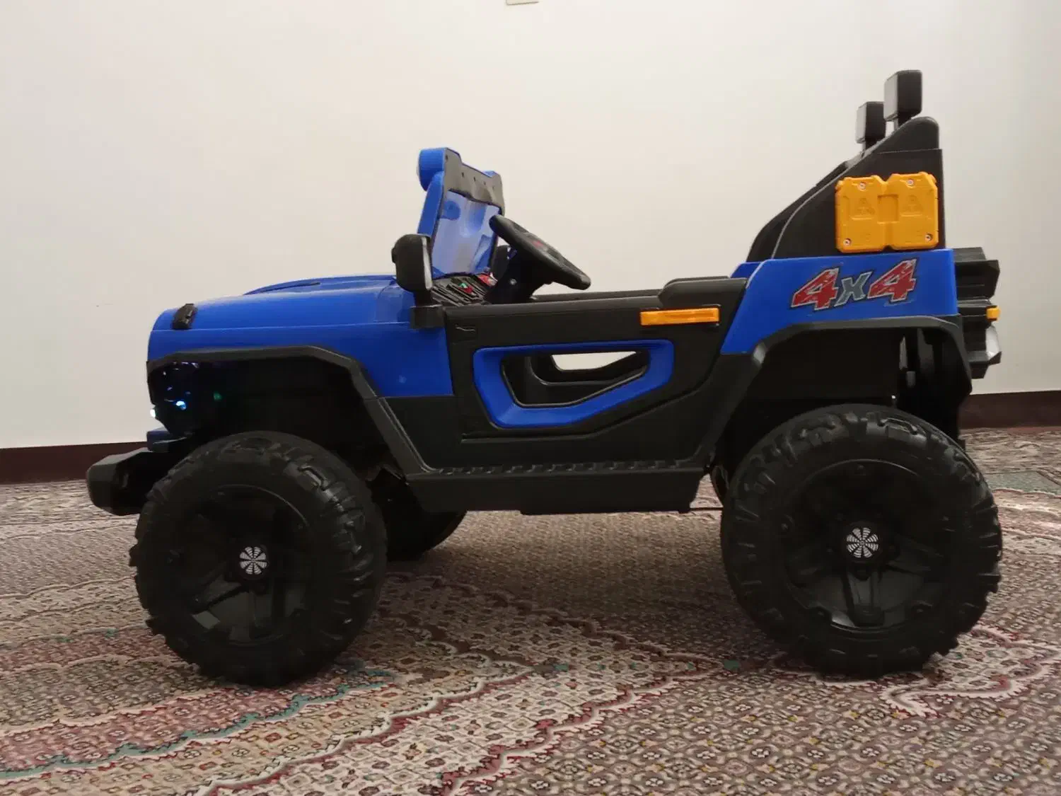 ماشین شارژی|اسباب‌بازی بچه|زاهدان, |دیوار