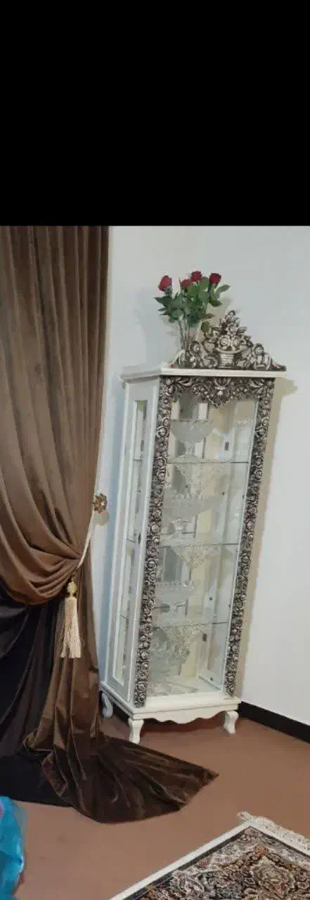 بوفه|بوفه، ویترین، کنسول|صحنه, |دیوار