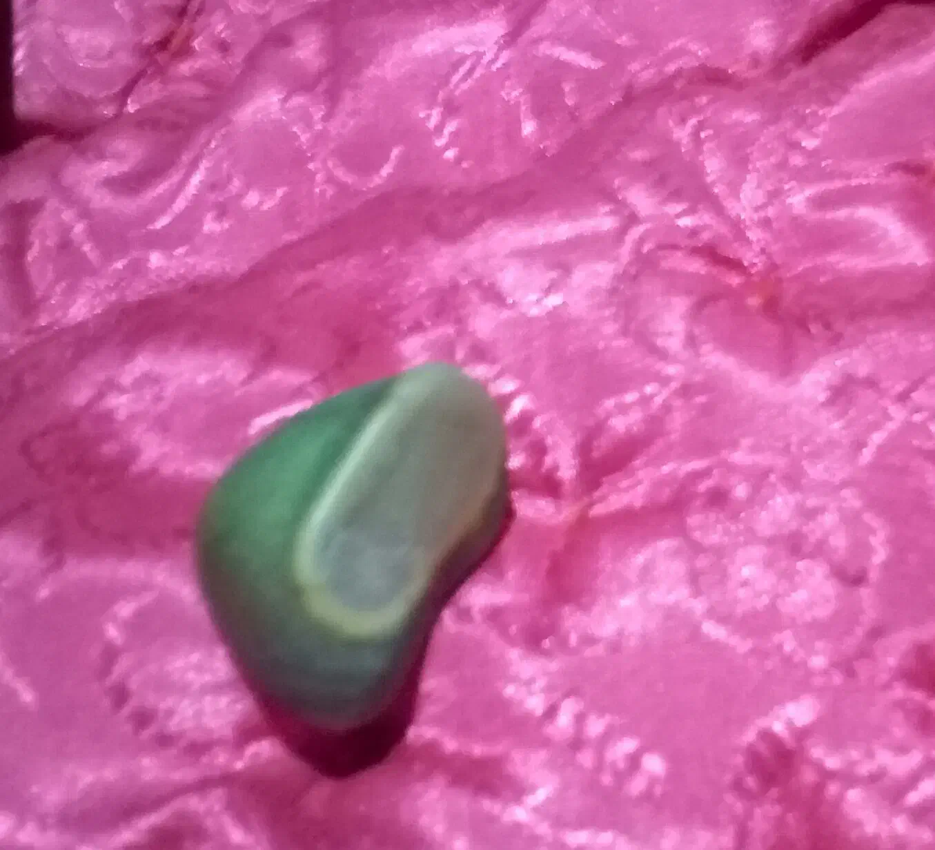 سنگ پاد زهر|کلکسیون اشیاء عتیقه|شهمیرزاد, |دیوار