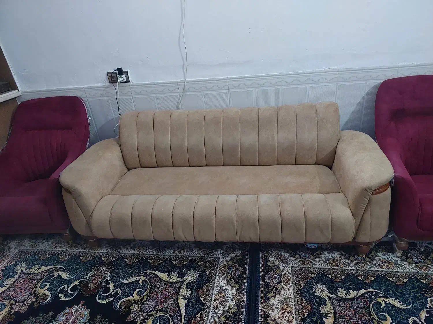 یه دست مبل ۷ نفره چستر شرکتی محکم وبادوام|مبلمان خانگی و میز عسلی|گلستان (تهران), |دیوار