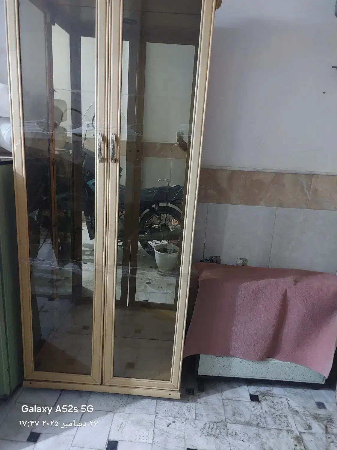 بوفه شیشه ی|بوفه، ویترین، کنسول|قم, ولیعصر|دیوار