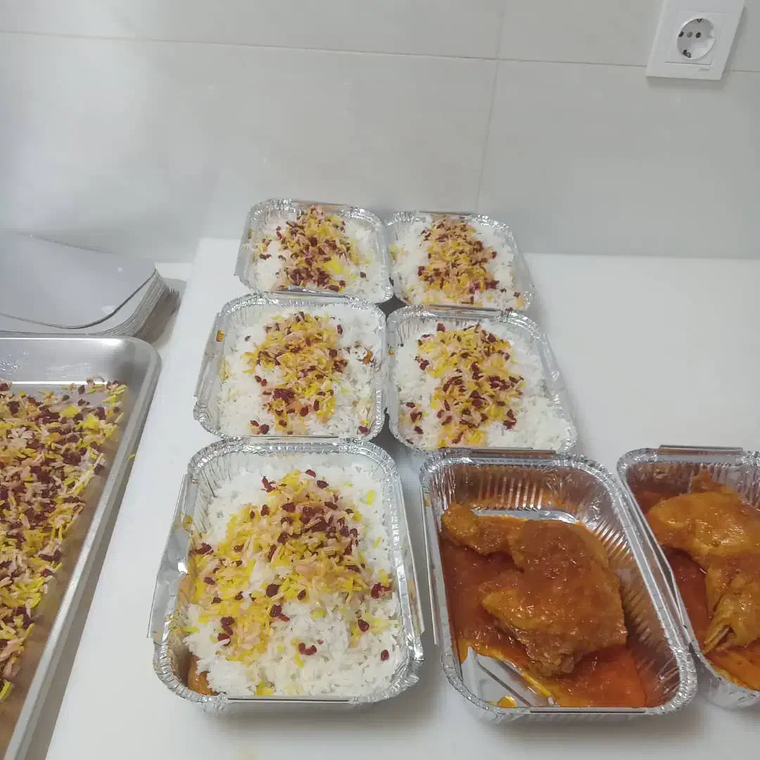 استخدام آشپز و نیروی خدماتی|استخدام خدمات فروشگاه و رستوران|محمدیه-قزوین, |دیوار