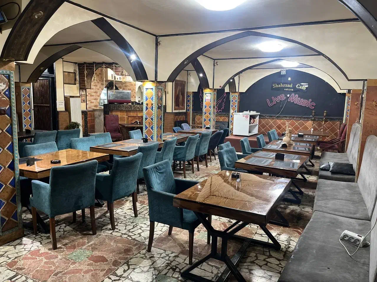 280 متر سفره خانه سنتی با جواز و وسایل|اجارهٔ مغازه و غرفه|تهران, میدان ولیعصر|دیوار