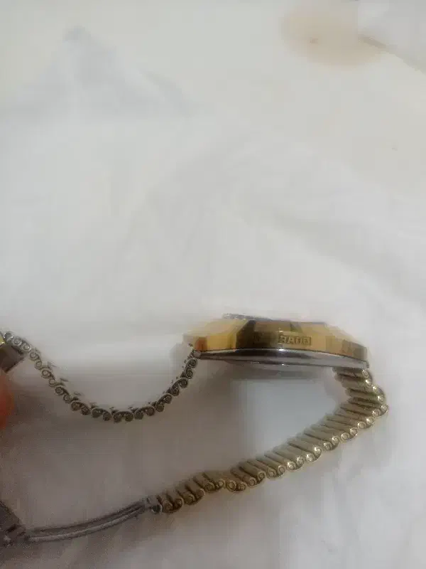 رادواصل عربی|ساعت|گلبهار, شهر جدید گلبهار|دیوار