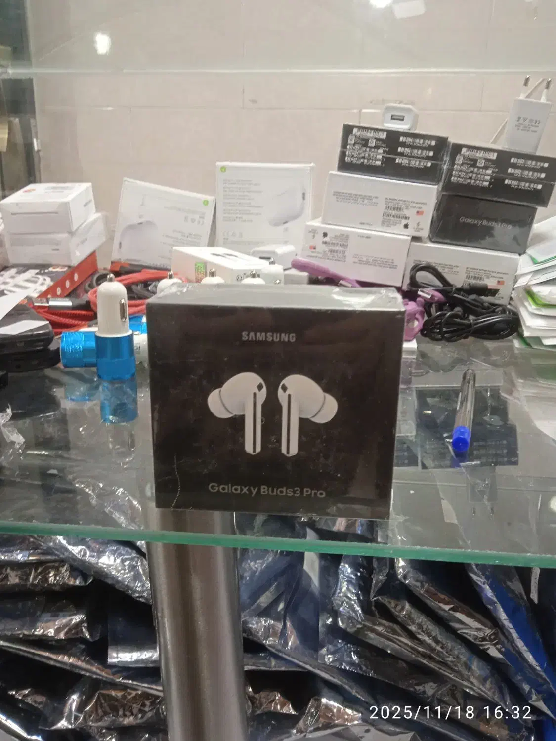 هندزفری|لوازم جانبی موبایل و تبلت|یاسوج, |دیوار