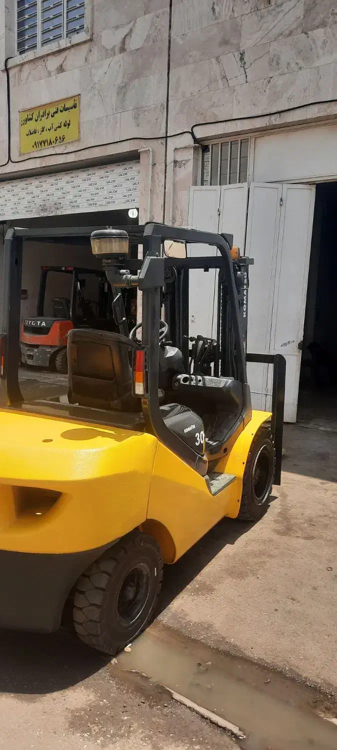 اجاره لیفتراک های ۲/۵ تن و۳تن|خدمات حمل و نقل|شیراز, شهرک صنعتی شیراز|دیوار