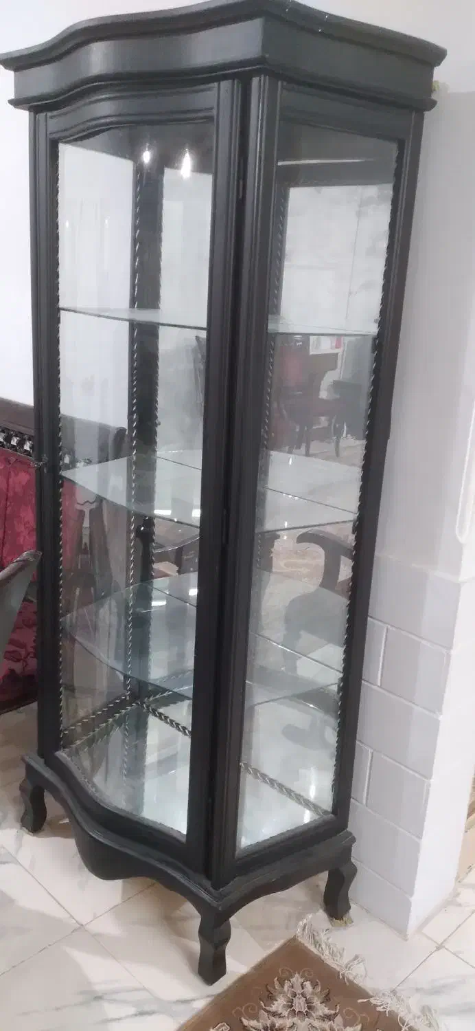 ویترین در حد نو|بوفه، ویترین، کنسول|تاکستان, |دیوار