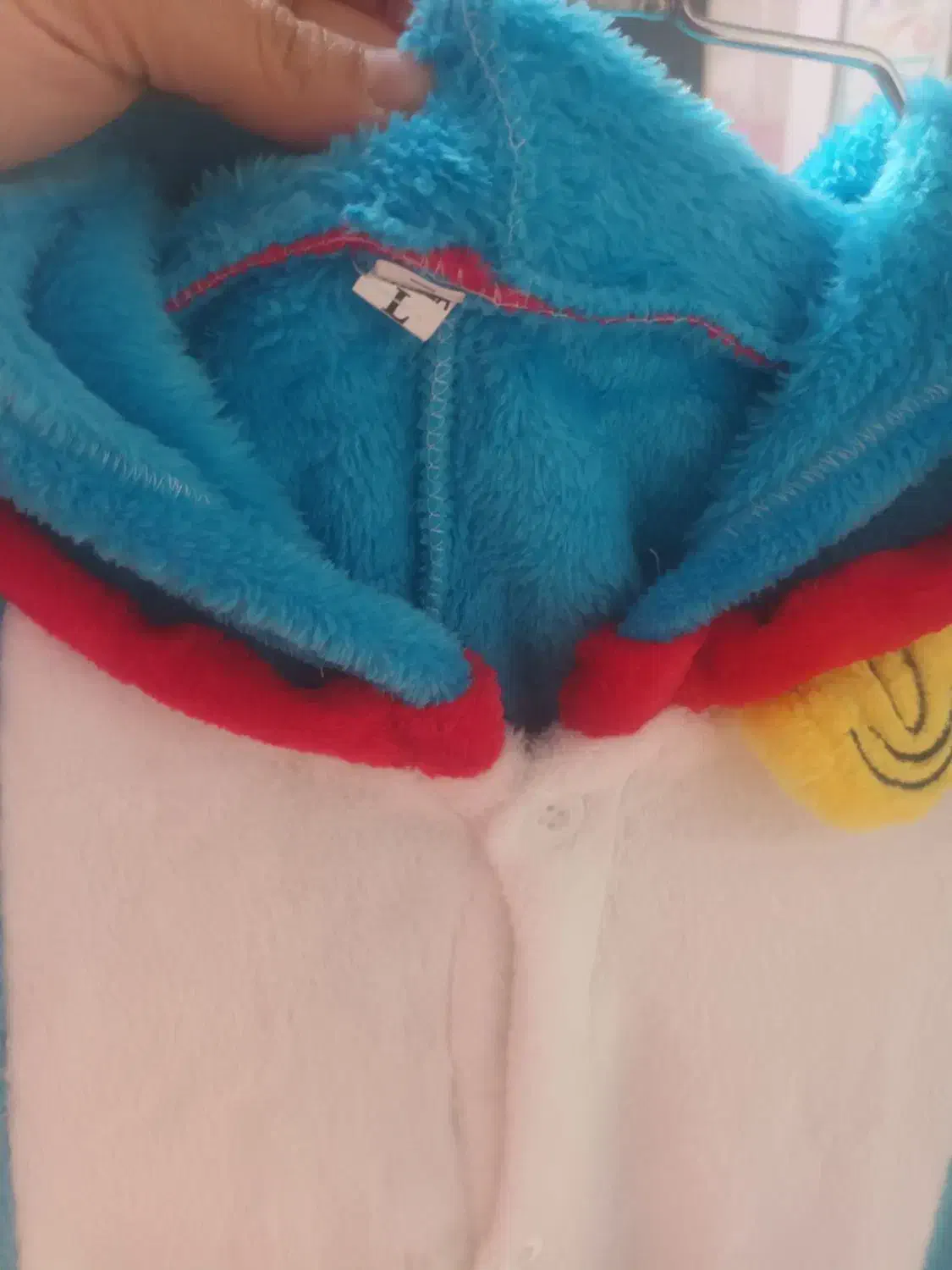 حوله عروسکی|لباس|اصفهان, گلزار|دیوار