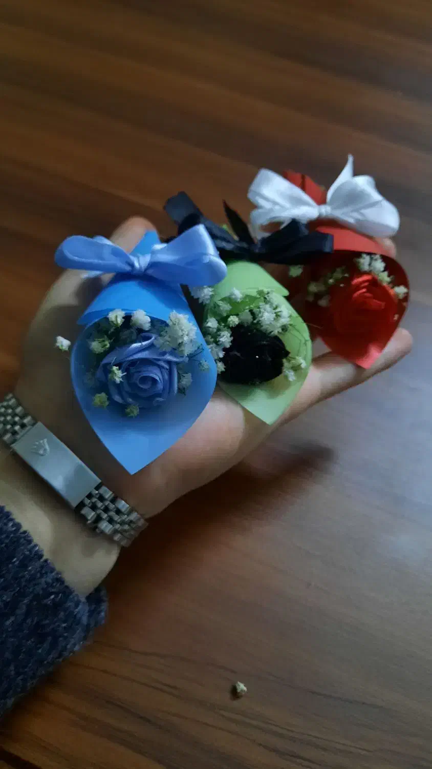 کادو گل مینی|گل مصنوعی|شاهین‌شهر, نبوت|دیوار