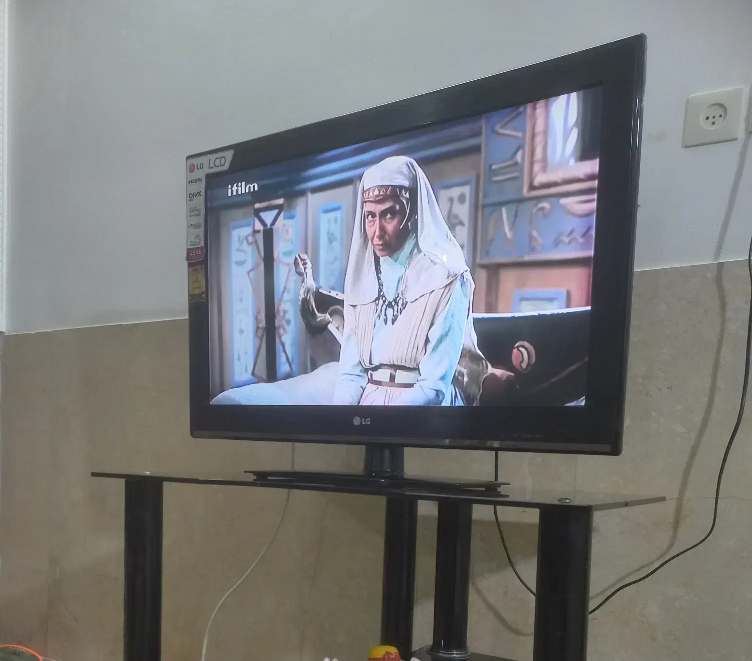 فروش بعلت جابجایی|تلویزیون و پروژکتور|آباده, |دیوار