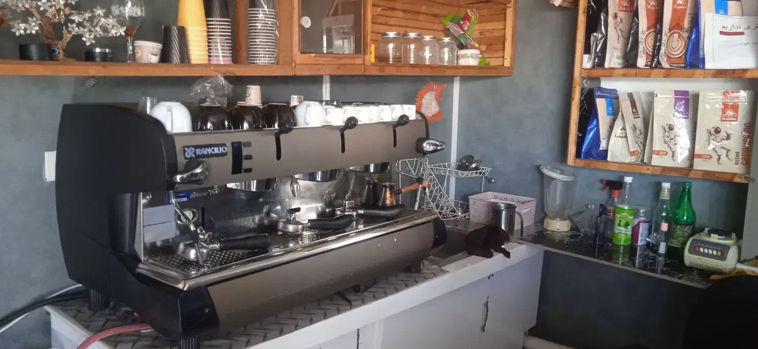 رنچلیو کلاس 10 ایتالیا سه گروپ|کافیشاپ و رستوران|ششطراز, |دیوار