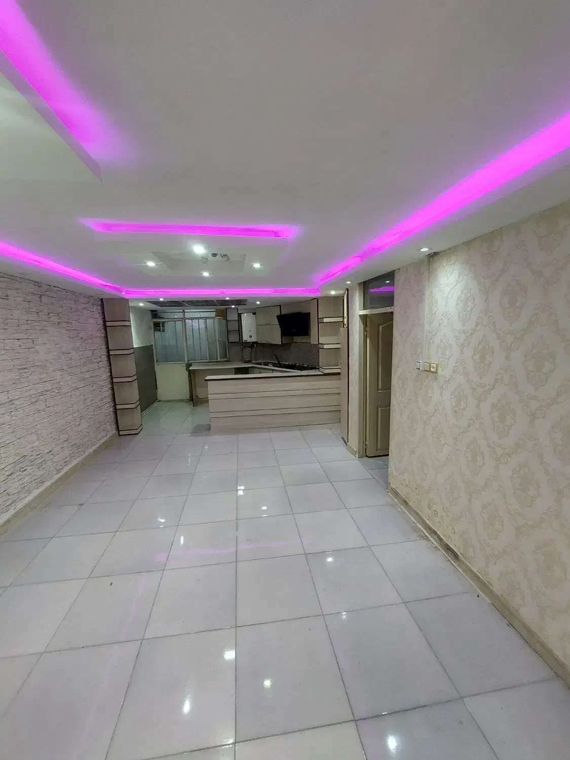 فروش فوری واحد با پارکینگ موقعیت عالی|فروش آپارتمان|رشت, حمیدیان|دیوار