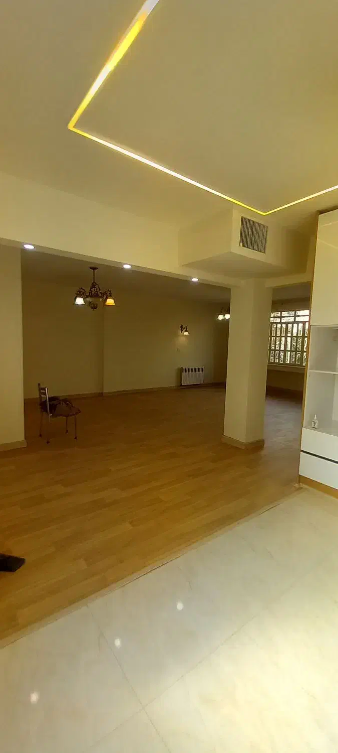 ۲۵۰متر۳خوابه مستردار۲پارکینگ۲بالکن نوسازی شده