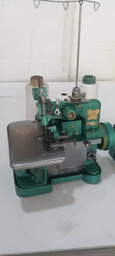 چرخ خیاطی سردوز سه نخ پروانه اصلی درحدنونو|چرخ خیاطی و ریسندگی|شیراز, وحدت|دیوار