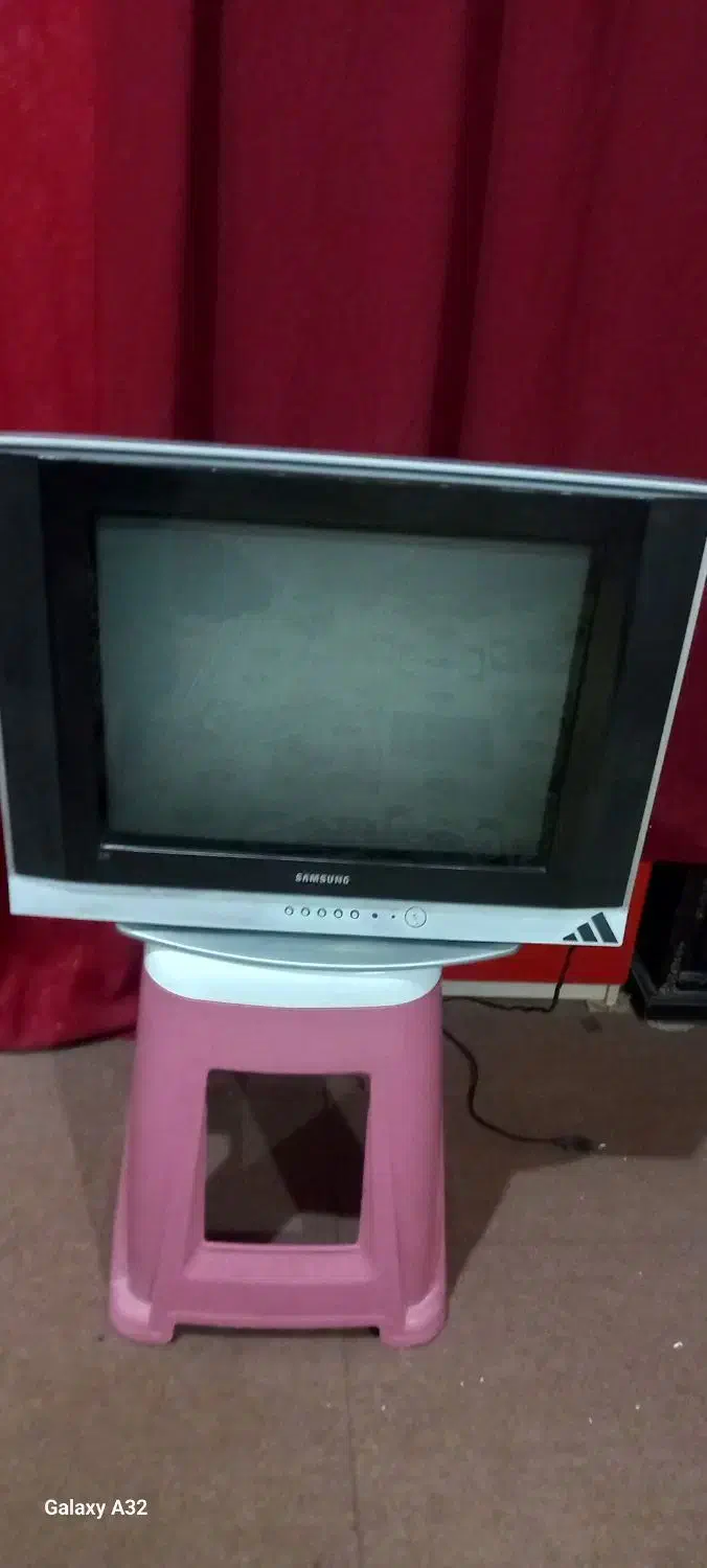 تلویزیون ۲۱  اینچ سامسونگ|تلویزیون و پروژکتور|برخوار, |دیوار