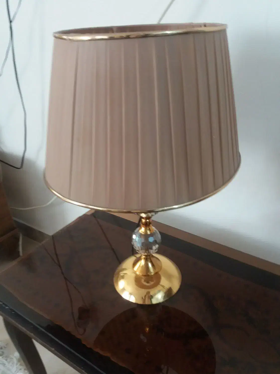 چراغ خواب|چراغ خواب و آباژور|نیشابور, میدان حافظ|دیوار