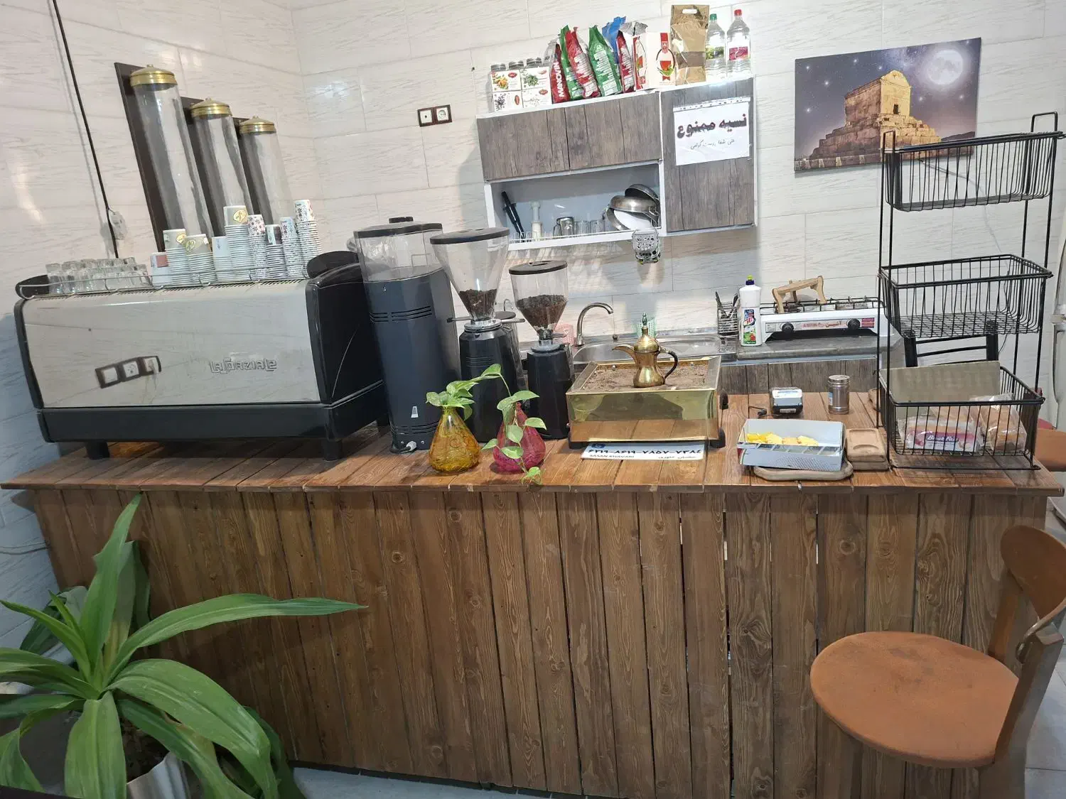 میز نیمکت و کانتر کافه|کافی‌شاپ و رستوران|شیراز, کیان آباد|دیوار