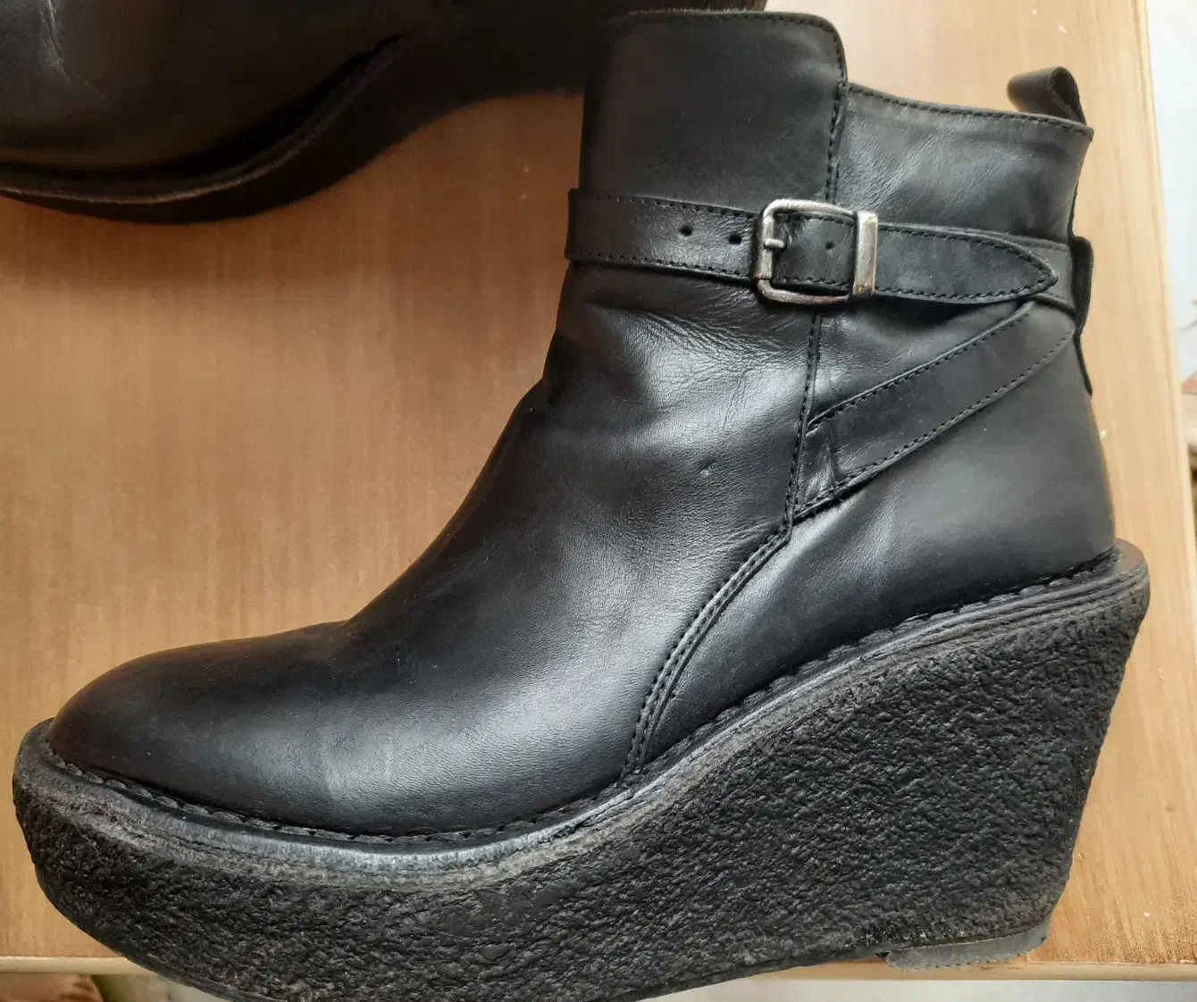 نیم بوت چرم مشکی ، لژدار زنانه|کیف، کفش، کمربند|تهران, مجیدآباد|دیوار