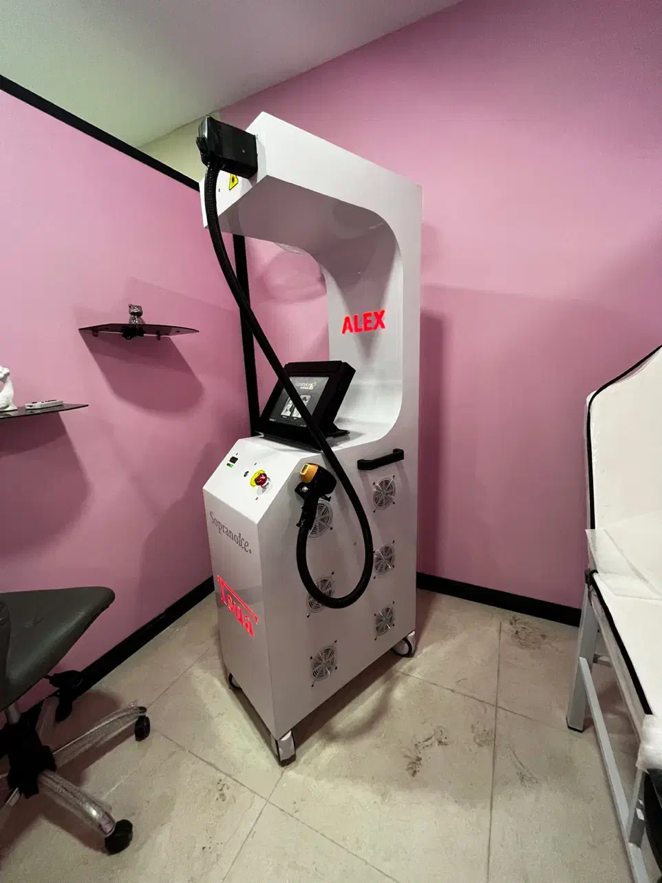 دستگاه لیزر مو الکس تیسوا ۲۰۲۳ و۲۰۲۶|پزشکی|تهران, اسکندری|دیوار