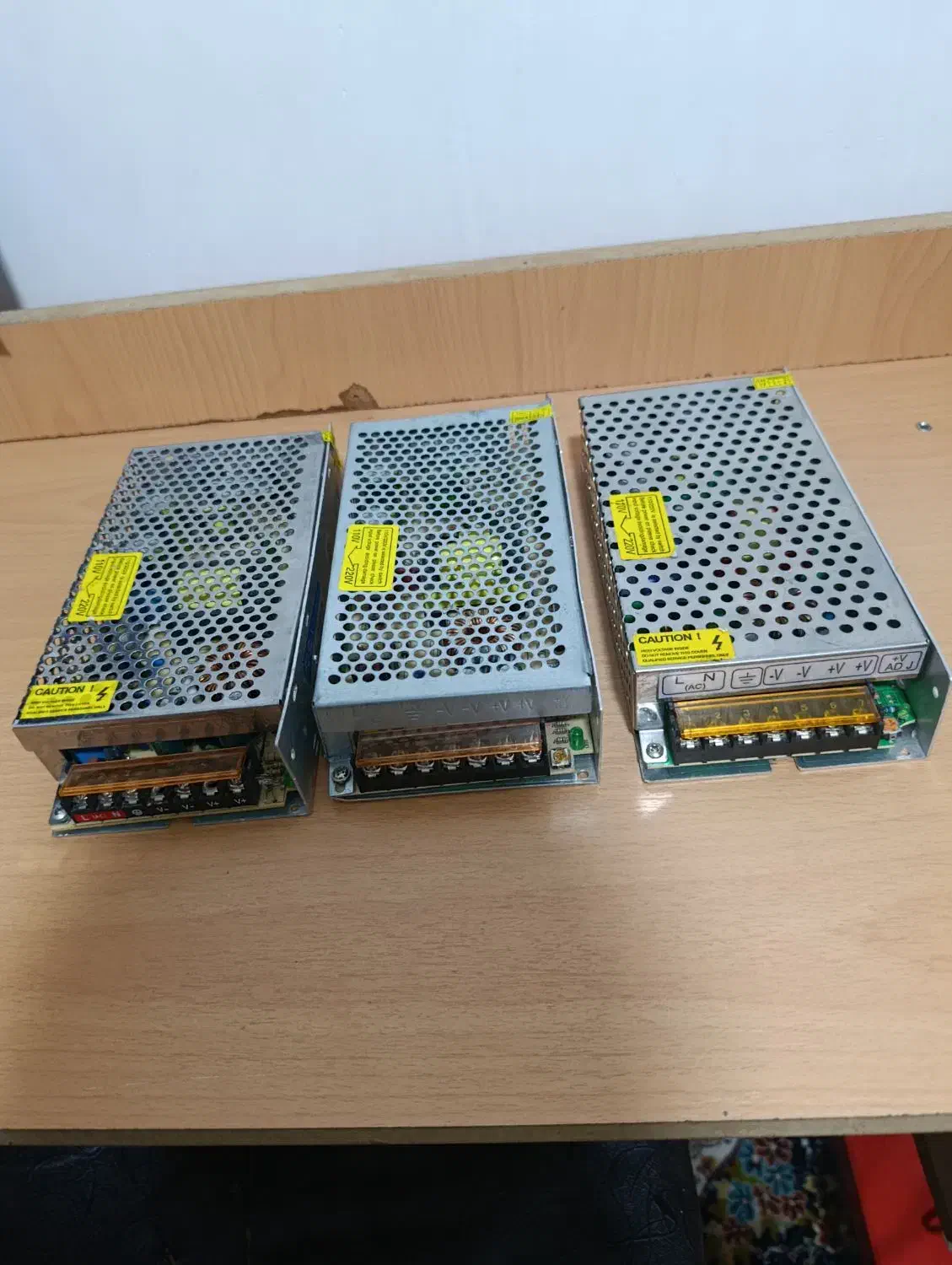 ۳عددآداپتورسوئیچینگ|قطعات و لوازم جانبی رایانه|میاندوآب, |دیوار