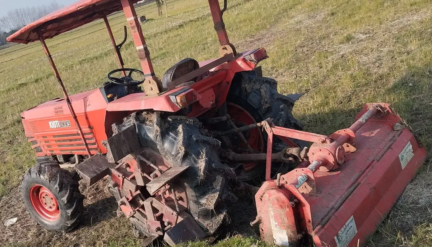 تراکتور 4سیلندر دایدونگ جفت|قایق و سایر وسایل نقلیه|لشت نشا, |دیوار