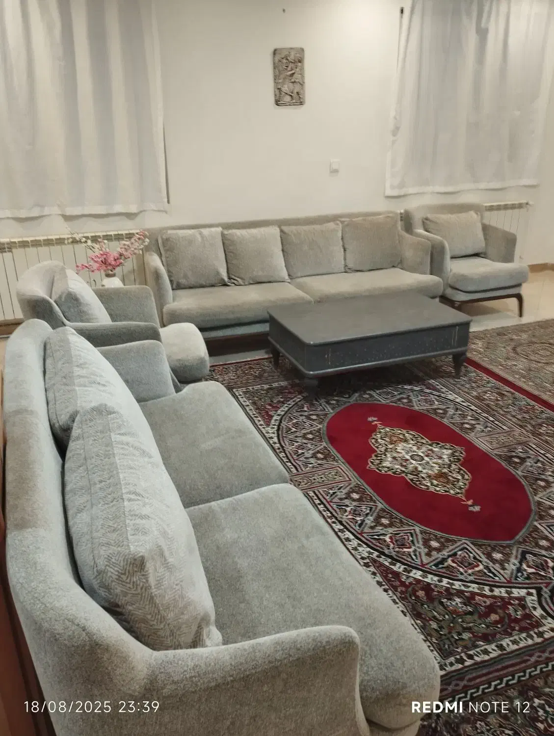 مبل راحتی شرکتی درجه یک، بسیار تمیز و شیک|مبلمان خانگی و میز عسلی|دماوند, گیلاوند|دیوار